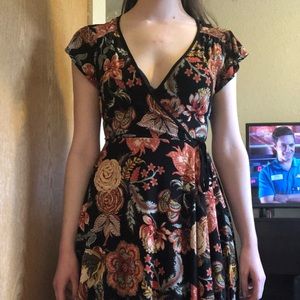 Deep-V Mid Thigh Spring Dress